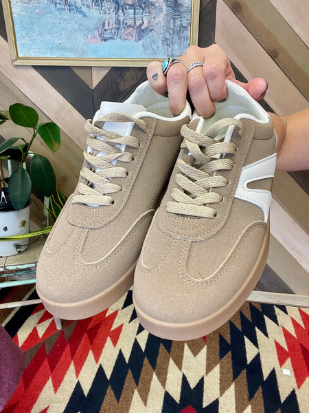 Tilly Sneakers
